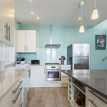 Lovely Town House With Terrace And Parking In Quiet וילה