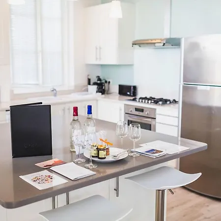 Villa Lovely Town House With Terrace And Parking In Quiet
