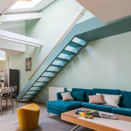 Lovely Town House With Terrace And Parking In Quiet *